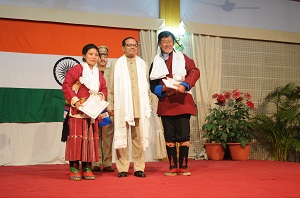 The Governor of Arunachal Pradesh, Shri JP Rajkhowa with Member Monpa Tribe from Tawang  District on the occasion of Communal Harmony-Our Pride, Our Strength, at Darbar Hall, Raj Bhavan, Itanagar on 19th February 2016.